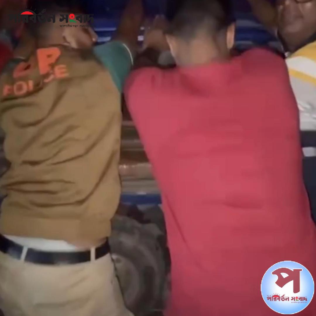 আশুলিয়ায় পিকআপের গোপন চেম্বারে মিললো ৫২ কেজি গাঁজা, গ্রেপ্তার ১ |