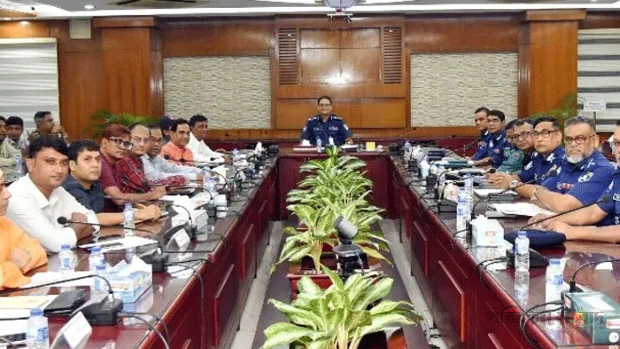 দুর্গাপূজার নিরাপত্তায় তিন লাখের বেশি সদস্য দায়িত্বে: আইজিপি