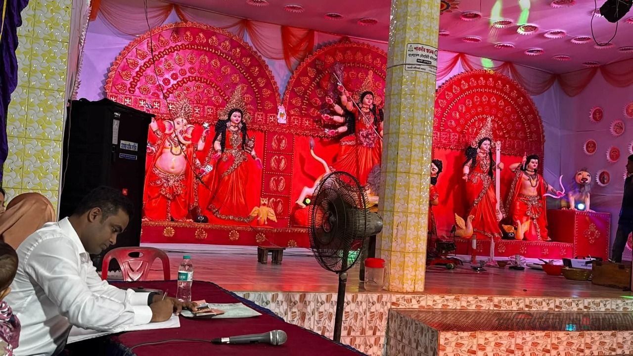 সম্প্রীতির অনন্য উদাহরণ সন্দ্বীপ, ৩২টি মণ্ডপে সফলভাবে সম্পন্ন দুর্গাপূজা